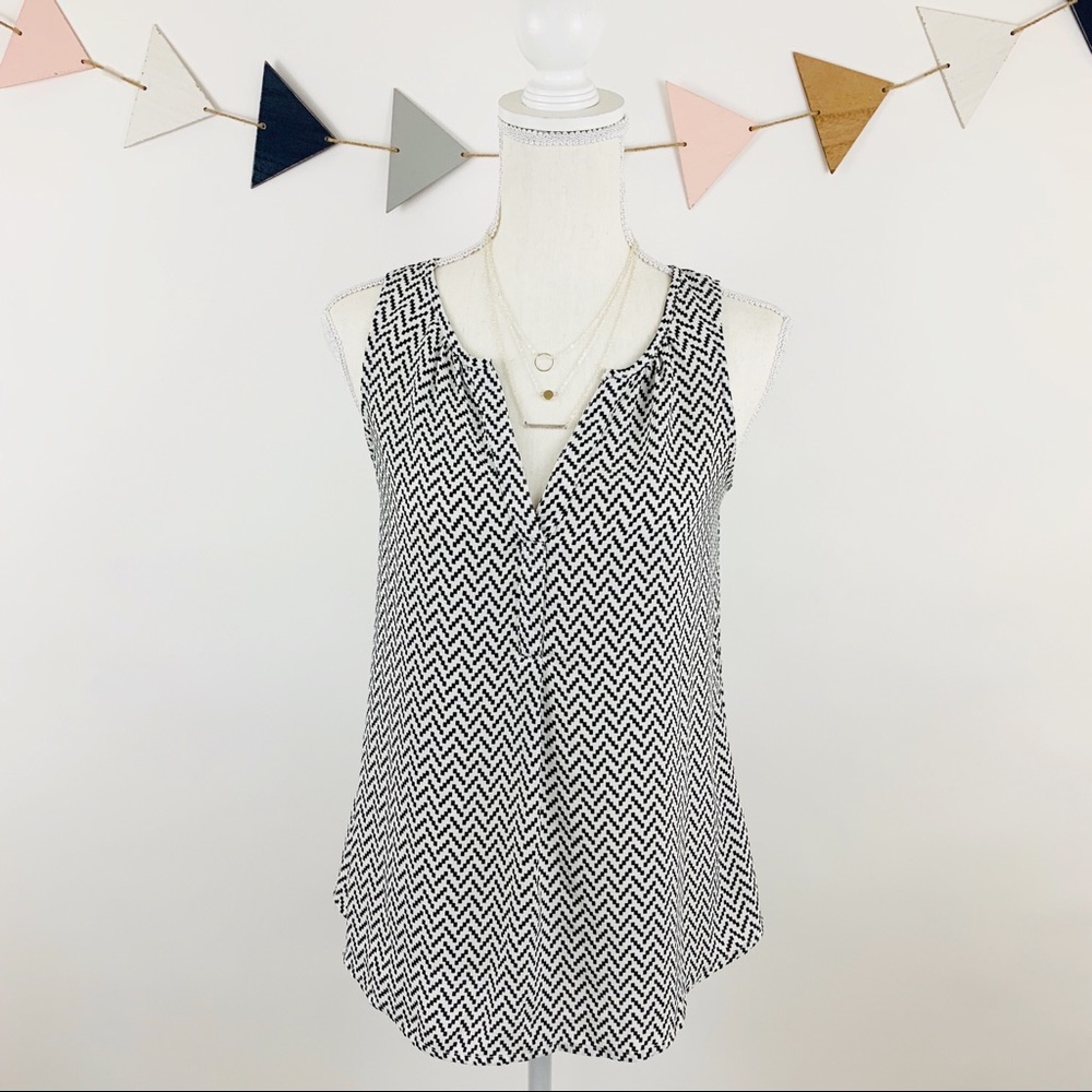 Candie’s Sleeveless V-Neck Tunic Blouse